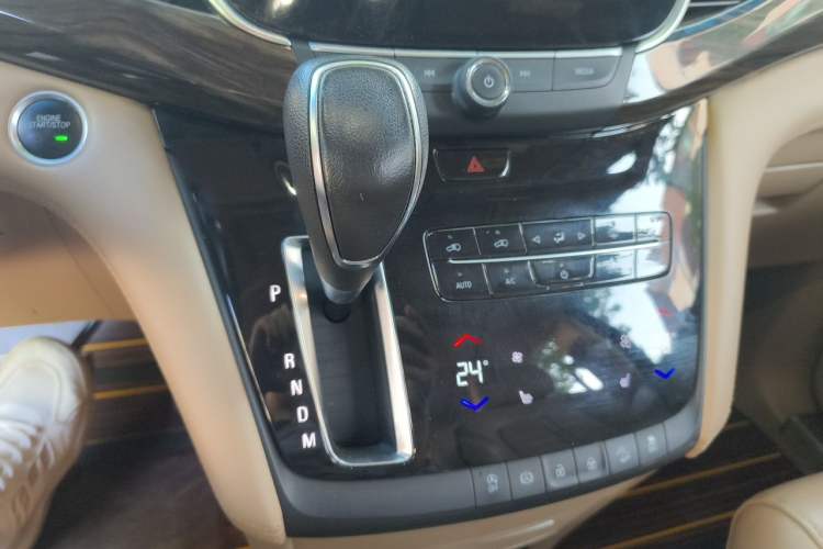 Used Buick GL8 2017 ES 28T Luxury Model China V Standard Gear Lever