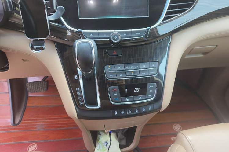 Used Buick GL8 2017 ES 28T Premium Version China V Standard Gear Lever