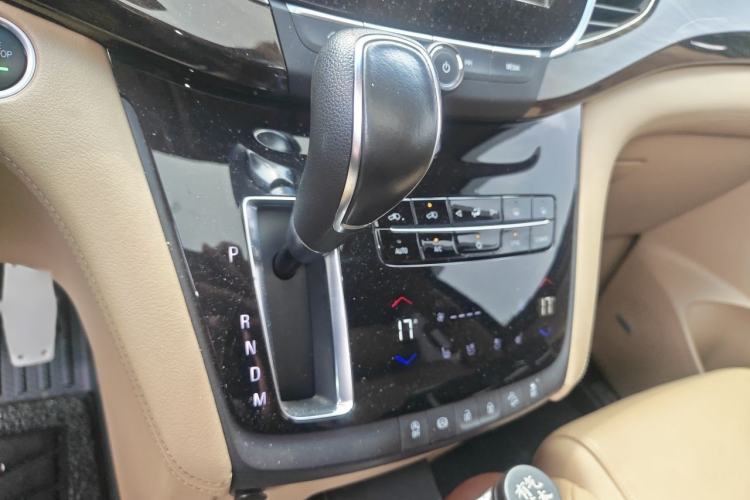 Used Buick GL8 2017 ES 28T Flagship Model China V Standard Gear Lever