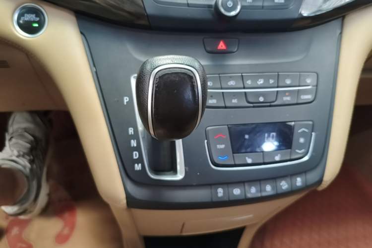 Used Buick GL8 2017 ES 28T Premium Version China V Standard Gear Lever