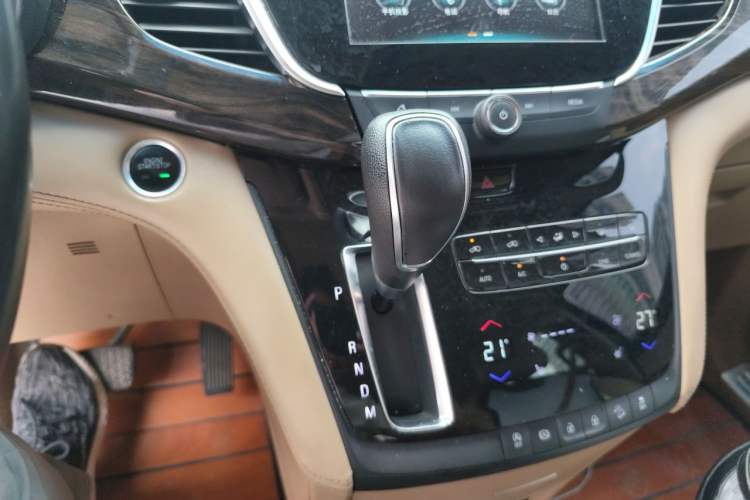 Used Buick GL8 2017 ES 28T Luxury Model China V Standard Gear Lever