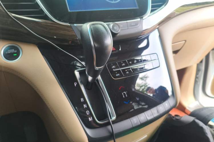 Used Buick GL8 2017 ES 28T Luxury Model China V Standard Gear Lever