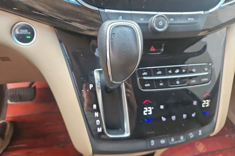 Used Buick GL8 2017 ES 28T Flagship Model China V Standard Gear Lever