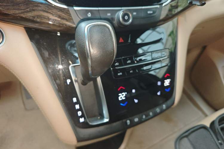 Used Buick GL8 2017 ES 28T Luxury Model China V Standard Gear Lever