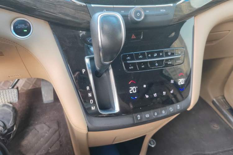 Used Buick GL8 2017 ES 28T Flagship Model China V Standard Gear Lever