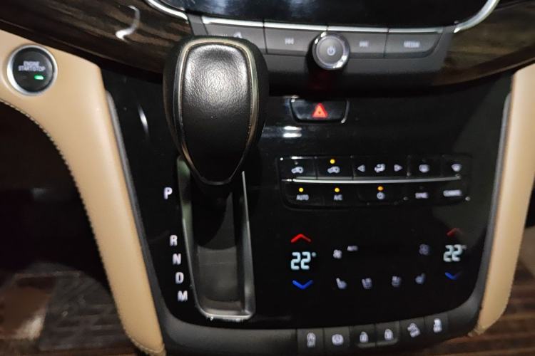 Used Buick GL8 2017 ES 28T Flagship Model China V Standard Gear Lever