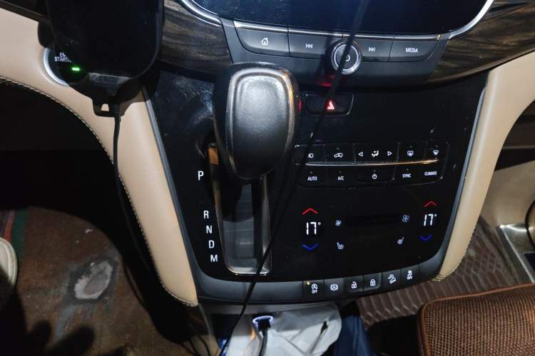 Used Buick GL8 2017 ES 28T Luxury Model China V Standard Gear Lever