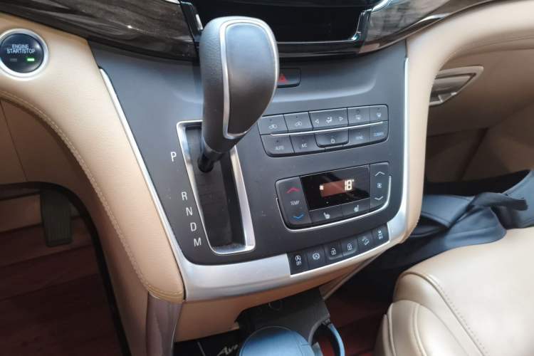 Used Buick GL8 2017 ES 28T Premium Version China V Standard Gear Lever