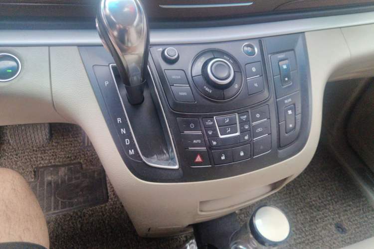 Used Buick GL8 2017 25S Prestige Version China V Standard Gear Lever