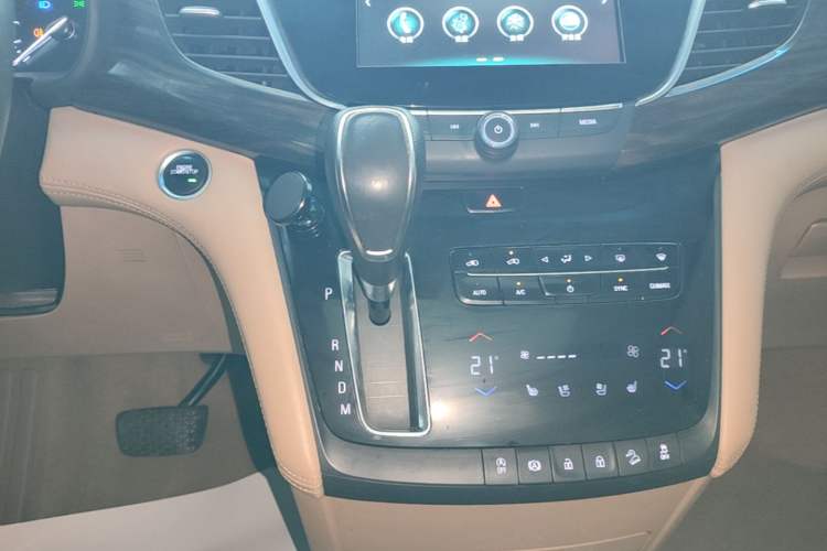 Used Buick GL8 2017 ES 28T Flagship Model China V Standard Gear Lever