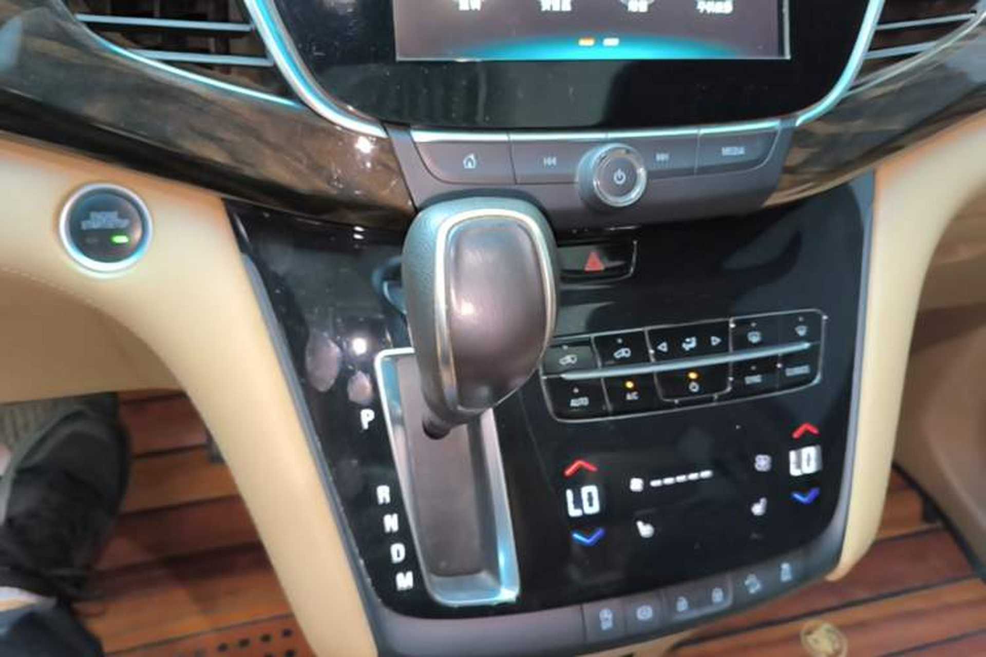 Used Buick GL8 2017 ES 28T Luxury Model China V Standard Gear Lever