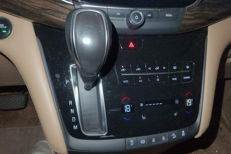 Used Buick GL8 2017 ES 28T Luxury Model China V Standard Gear Lever
