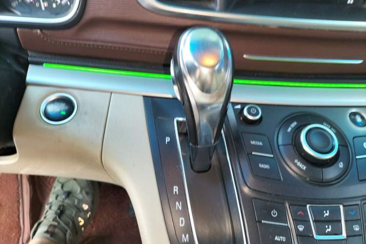 Used Buick GL8 2017 25S Luxury Version China V Standard Gear Lever