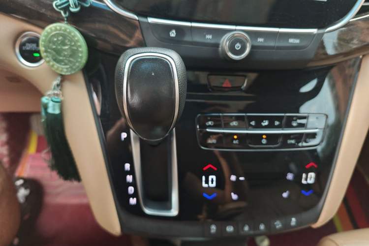 Used Buick GL8 2017 ES 28T Luxury Model China V Standard Gear Lever