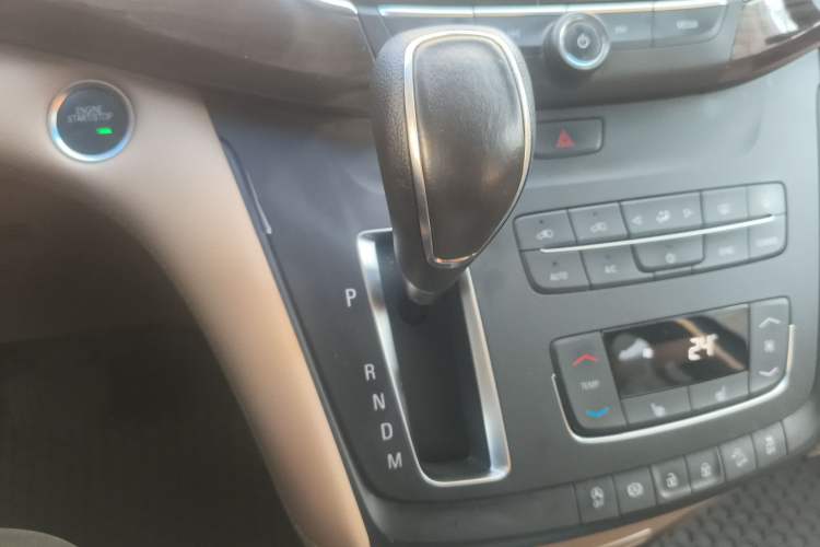 Used Buick GL8 2017 ES 28T Premium Version China V Standard Gear Lever