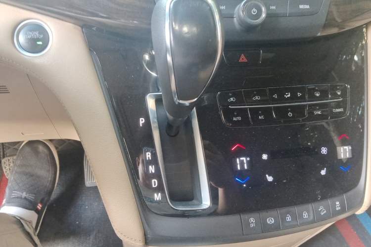 Used Buick GL8 2017 ES 28T Luxury Model China V Standard Gear Lever