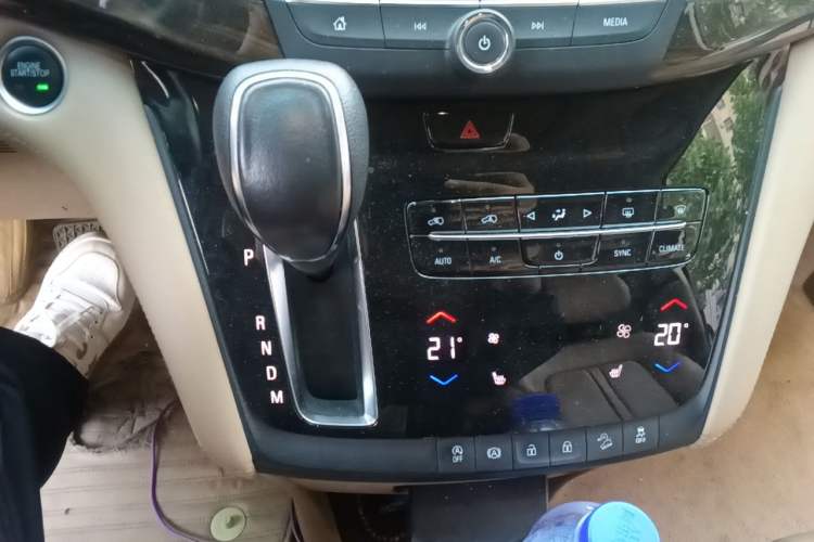 Used Buick GL8 2017 ES 28T Luxury Model China V Standard Gear Lever