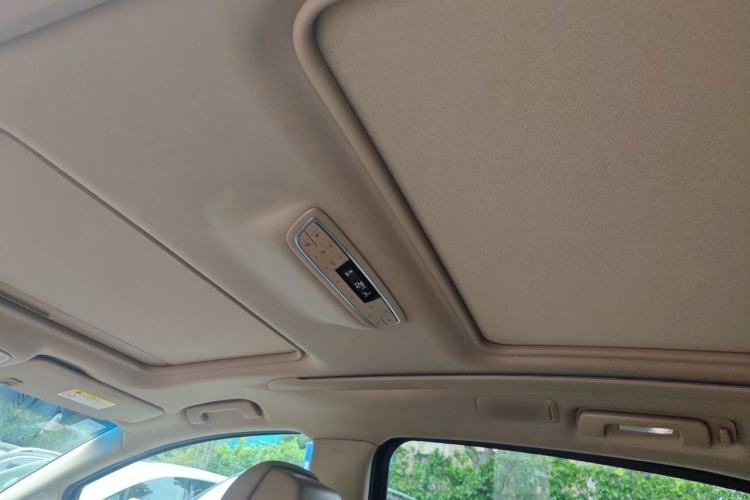 Used Buick GL8 2017 ES 28T Flagship Model China V Standard Headliner