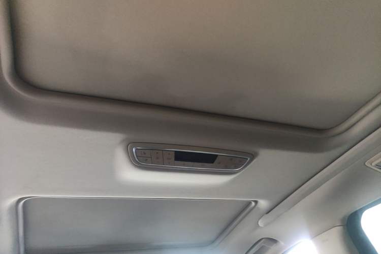 Used Buick GL8 2017 ES 28T Luxury Model China V Standard Headliner