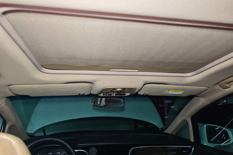 Used Buick GL8 2017 ES 28T Flagship Model China V Standard Headliner