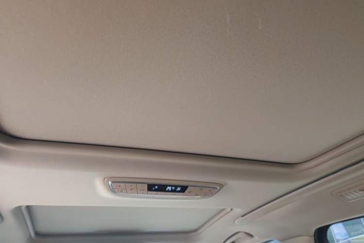 Used Buick GL8 2017 ES 28T Flagship Model China V Standard Headliner