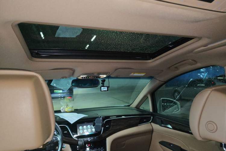 Used Buick GL8 2017 ES 28T Flagship Model China V Standard Headliner