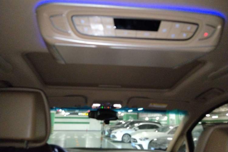 Used Buick GL8 2017 ES 28T Flagship Model China V Standard Headliner