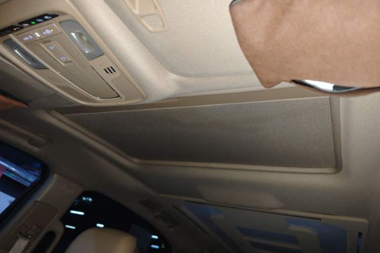 Used Buick GL8 2017 ES 28T Premium Version China V Standard Headliner