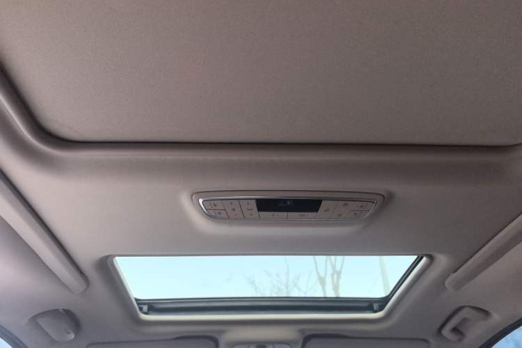 Used Buick GL8 2017 ES 28T Flagship Model China V Standard Headliner