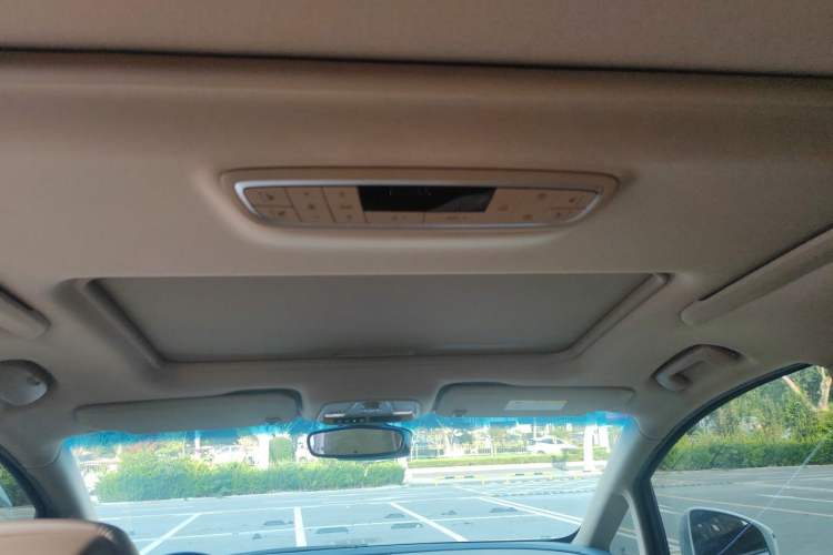 Used Buick GL8 2017 ES 28T Flagship Model China V Standard Headliner