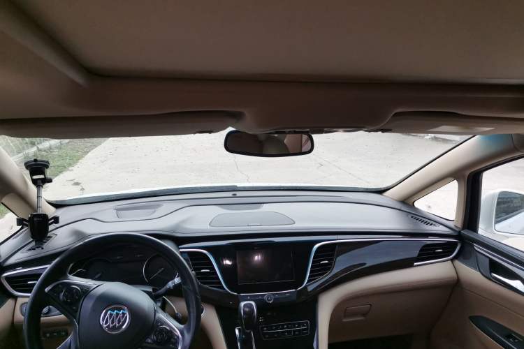 Used Buick GL8 2017 ES 28T Flagship Model China V Standard Headliner
