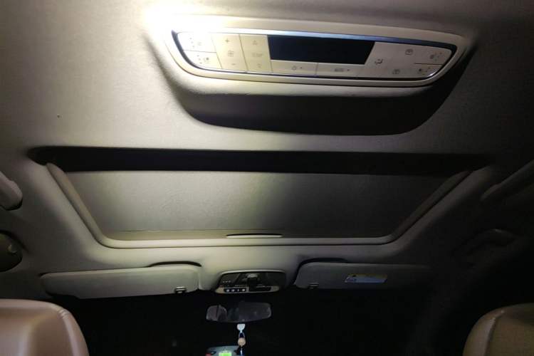 Used Buick GL8 2017 ES 28T Luxury Model China V Standard Headliner