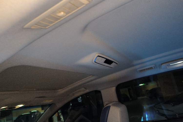 Used Buick GL8 2017 ES 28T Comfort Model China V Standard Headliner