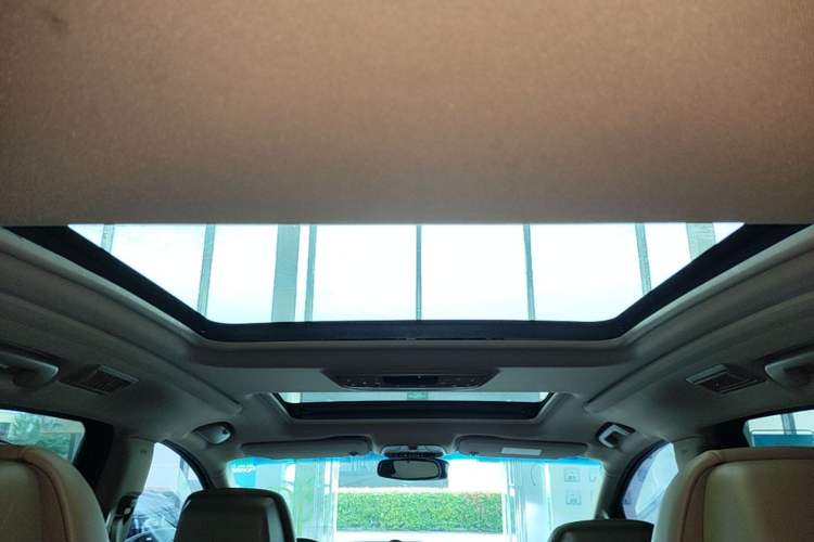 Used Buick GL8 2017 ES 28T Flagship Model China V Standard Headliner