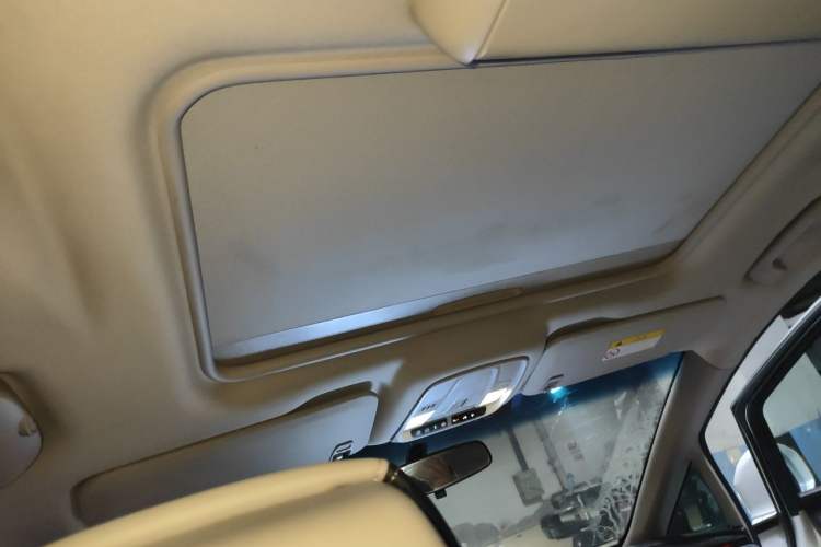Used Buick GL8 2017 ES 28T Comfort Model China V Standard Headliner