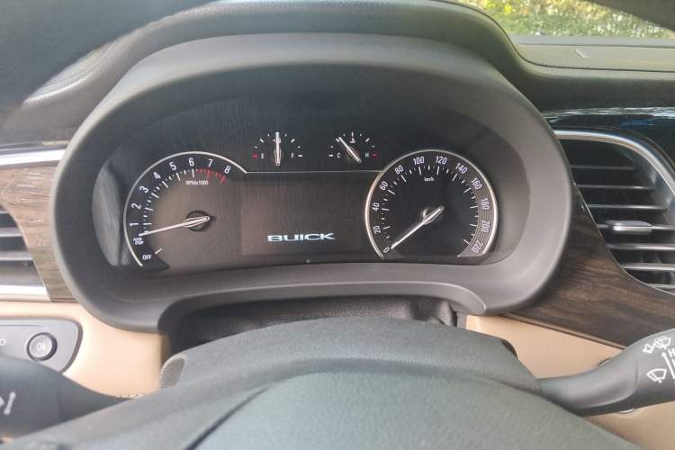 Used Buick GL8 2017 ES 28T Luxury Model China V Standard Instrument Cluster