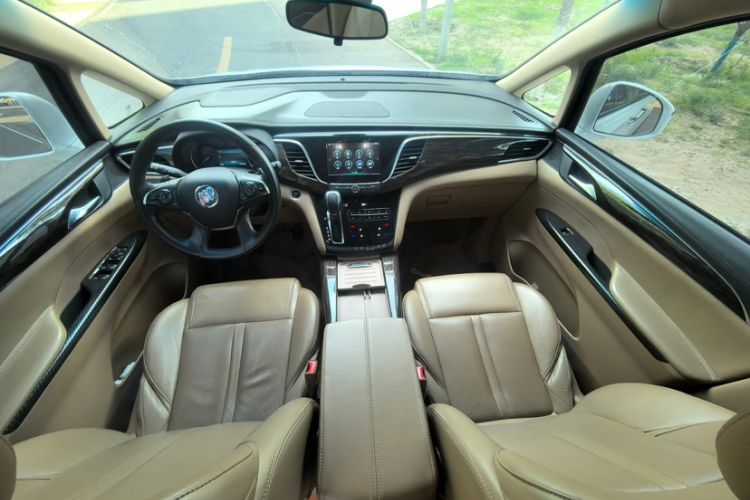 Used Buick GL8 2017 ES 28T Luxury Model China V Standard Interior 1