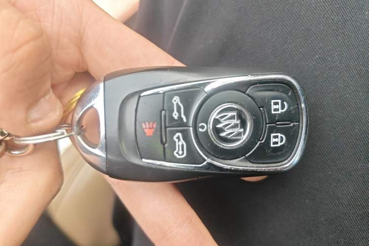 Used Buick GL8 2017 ES 28T Flagship Model China V Standard Interior 1