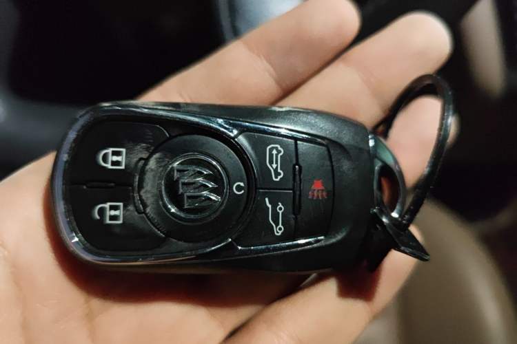 Used Buick GL8 2017 ES 28T Flagship Model China V Standard Interior 1
