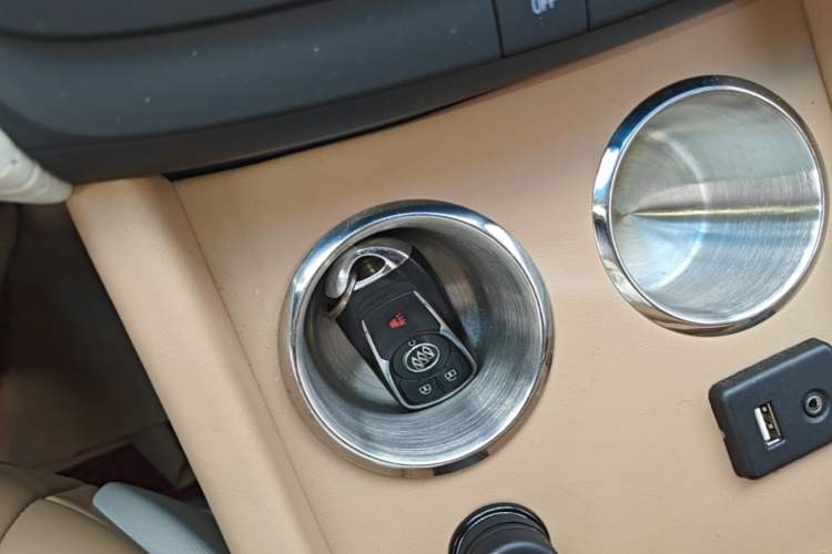 Used Buick GL8 2017 ES 28T Comfort Model China V Standard Interior 1