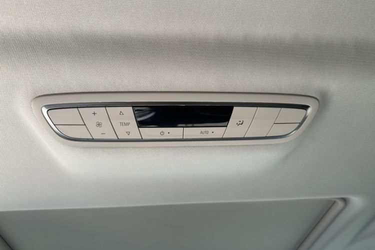 Used Buick GL8 2017 ES 28T Comfort Model China V Standard Interior 10