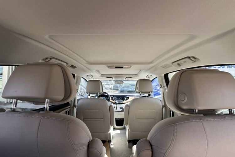 Used Buick GL8 2017 ES 28T Comfort Model China V Standard Interior 11