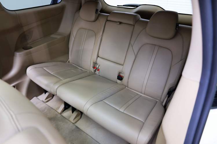 Used Buick GL8 2017 ES 28T Flagship Model China V Standard Interior 12