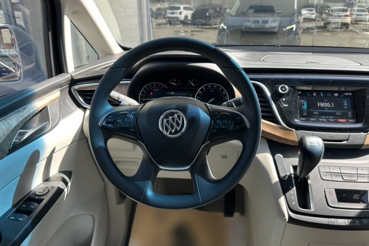 Used Buick GL8 2017 ES 28T Comfort Model China V Standard Interior 2