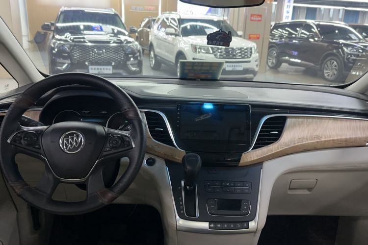 Used Buick GL8 2017 ES 28T Comfort Model China V Standard Interior 3