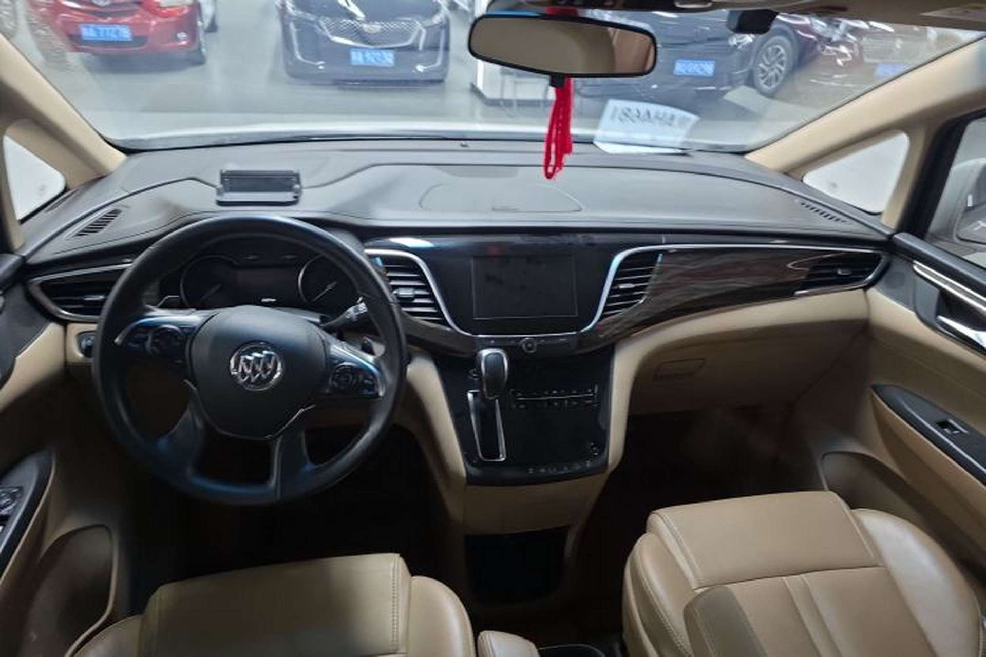 Used Buick GL8 2017 ES 28T Luxury Model China V Standard Interior 3