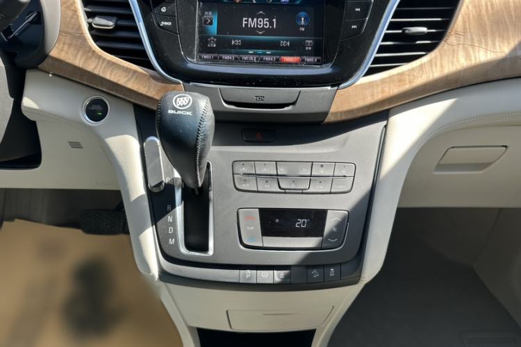 Used Buick GL8 2017 ES 28T Comfort Model China V Standard Interior 4