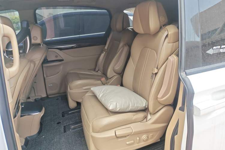 Used Buick GL8 2017 ES 28T Flagship Model China V Standard Interior 4