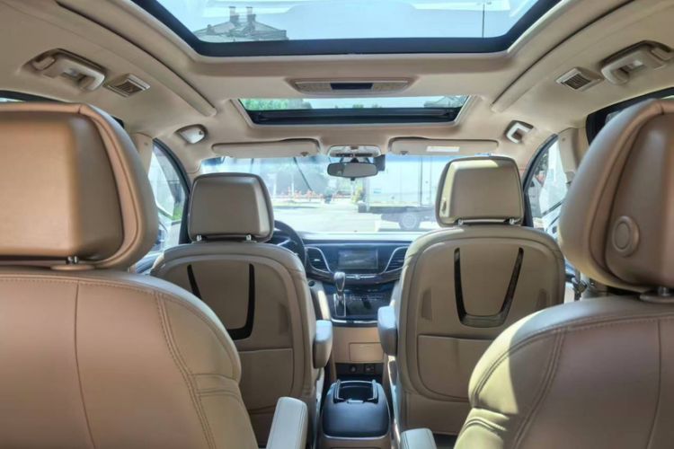 Used Buick GL8 2017 ES 28T Luxury Model China V Standard Interior 4