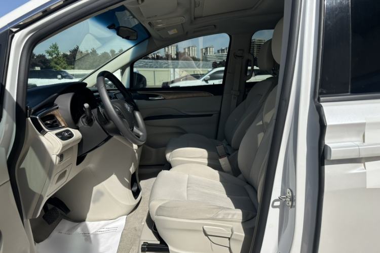 Used Buick GL8 2017 ES 28T Comfort Model China V Standard Interior 5